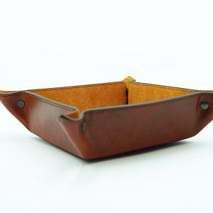 Large valet tray in vegetable-tanned Tuscan leather with corner press studs, Made in Italy Pelletterie D&D
